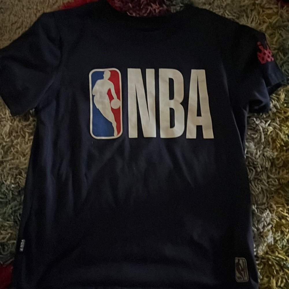 NBA BOYS SHIRT SIZE 8  GENTLY WORN